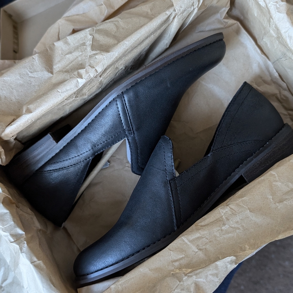 NWT - Lucky Brand Ellopy Loafer